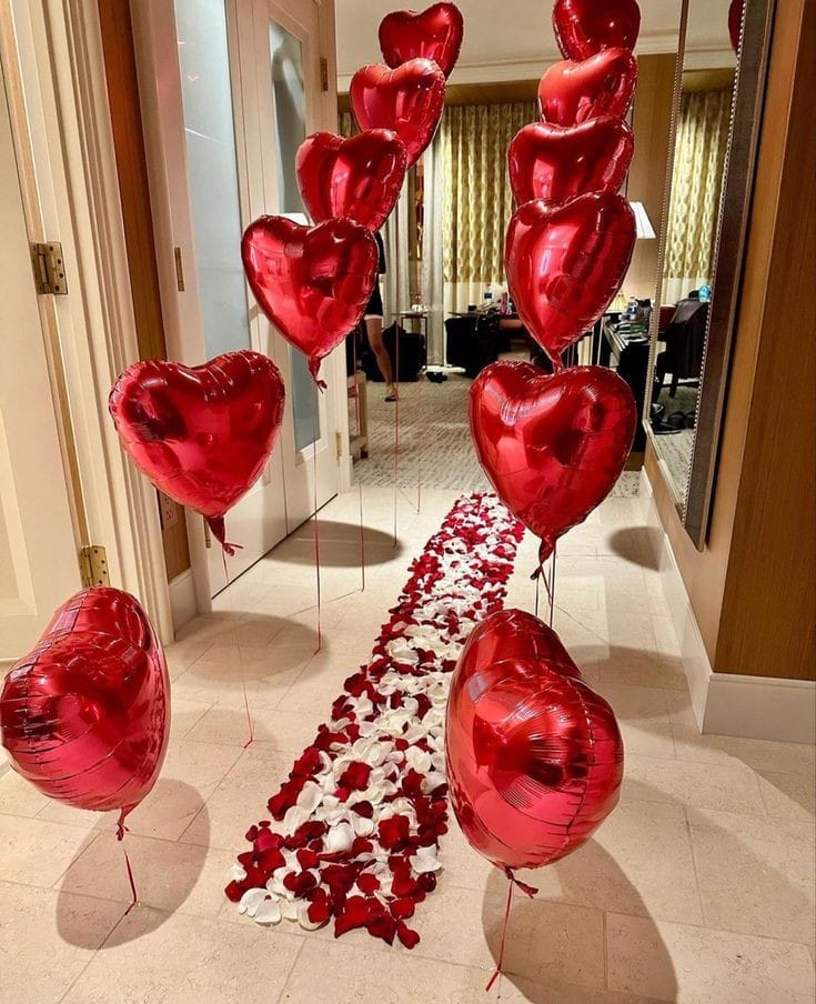 Valentines and Anniversary Balloons Decoration