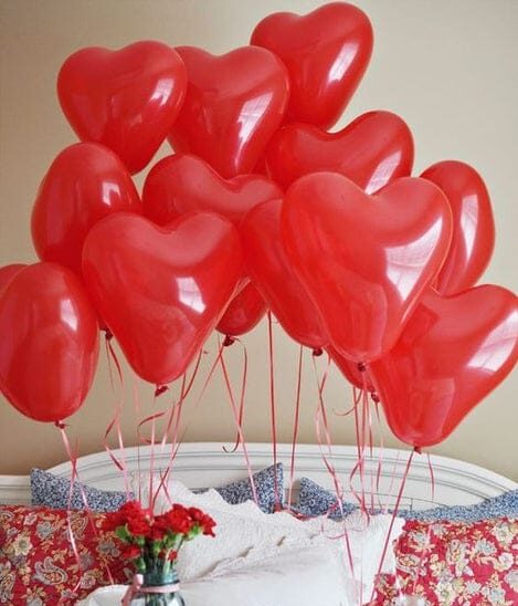 Red heart balloon bouquet