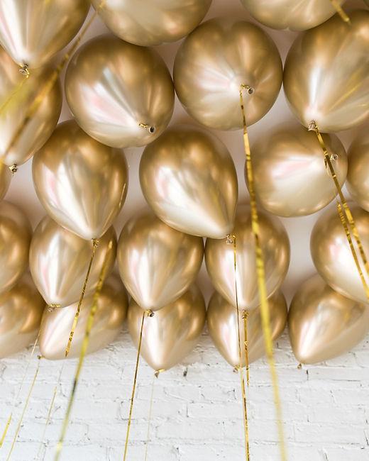 Gold ceiling balloons
