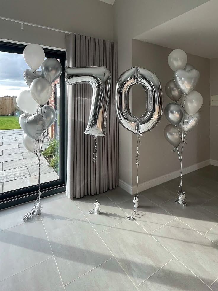 Number balloons